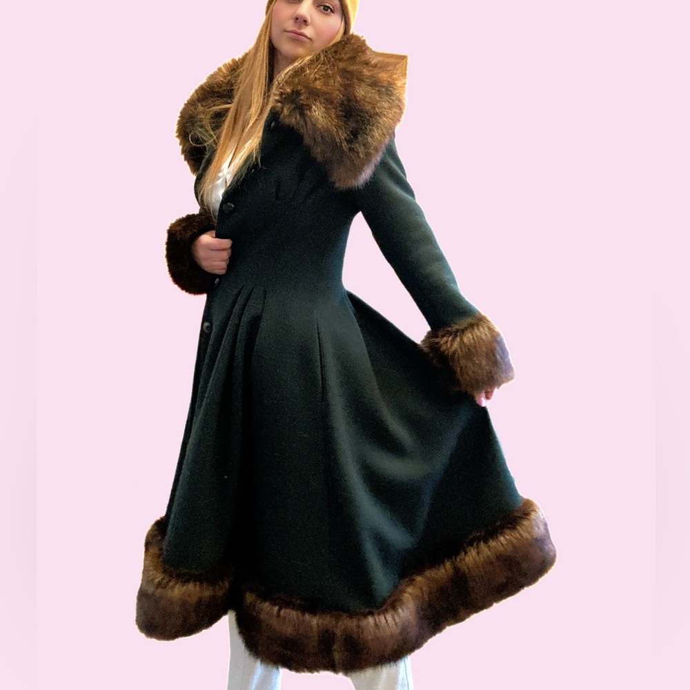 Collectif London pearl swing coat full length dark green w/faux fur trim 8-10 M